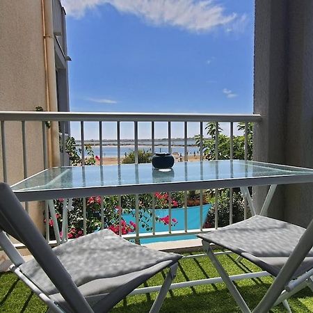 Au Bord De La Plage Du Grazel Gruissan Exterior foto